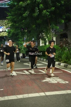 Runner Photo 4206189