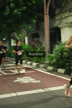 Runner Photo 4206190