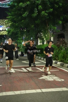 Runner Photo 4206194