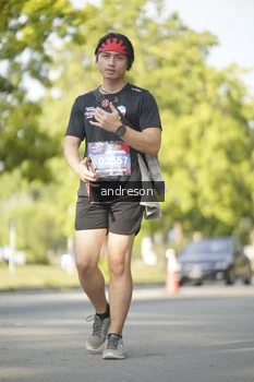 Runner Photo 4206211