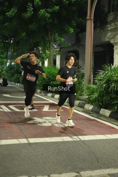 Runner Photo 4206222