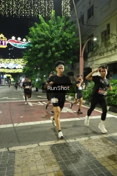 Runner Photo 4206261