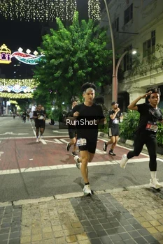 Runner Photo 4206275