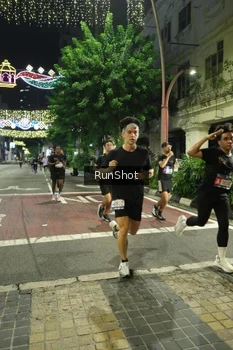Runner Photo 4206276