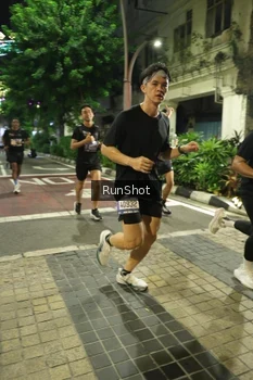 Runner Photo 4206289