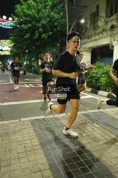 Runner Photo 4206291