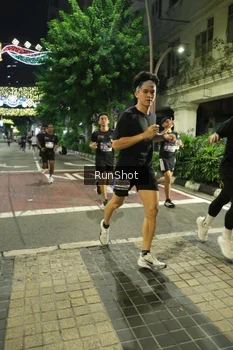 Runner Photo 4206294