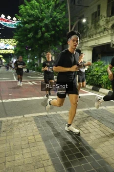 Runner Photo 4206295