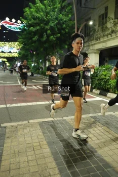 Runner Photo 4206304