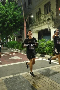 Runner Photo 4206307