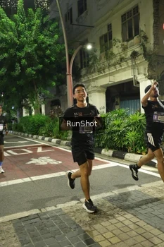 Runner Photo 4206308