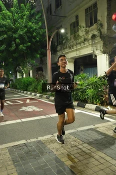 Runner Photo 4206311
