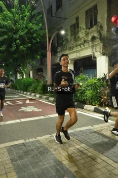 Runner Photo 4206312