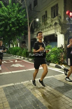 Runner Photo 4206313