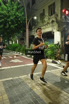 Runner Photo 4206314