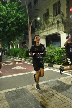 Runner Photo 4206317