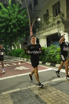 Runner Photo 4206319