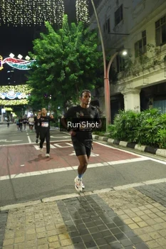 Runner Photo 4206328