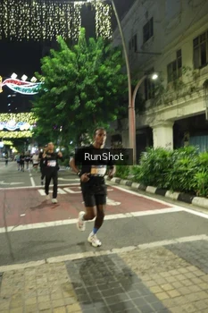 Runner Photo 4206330