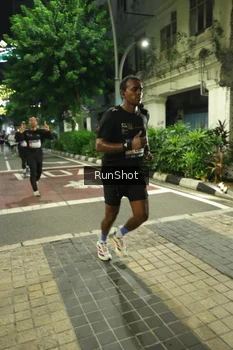 Runner Photo 4206335