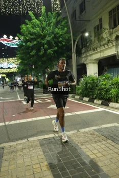 Runner Photo 4206338