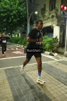 Runner Photo 4206344