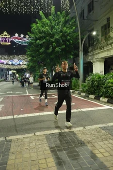 Runner Photo 4206359