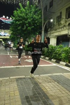 Runner Photo 4206366