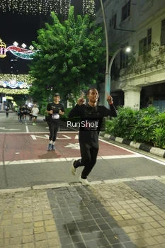Runner Photo 4206367