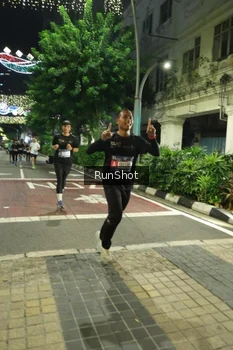 Runner Photo 4206368