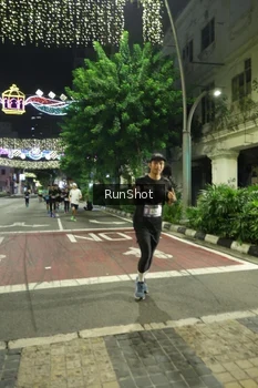 Runner Photo 4206373