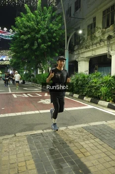 Runner Photo 4206379