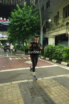 Runner Photo 4206381