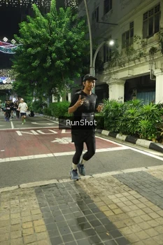 Runner Photo 4206383