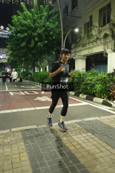 Runner Photo 4206384