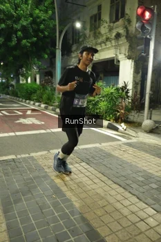 Runner Photo 4206388