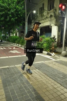 Runner Photo 4206393