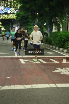 Runner Photo 4206405