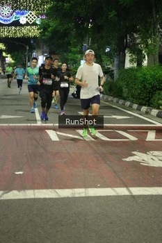 Runner Photo 4206406