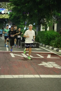 Runner Photo 4206415
