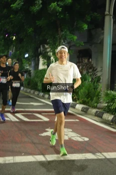 Runner Photo 4206430