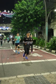 Runner Photo 4206441