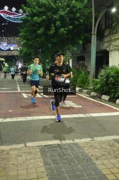 Runner Photo 4206449