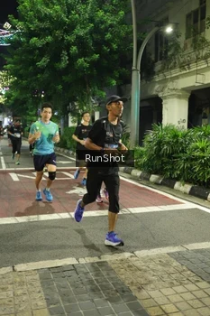 Runner Photo 4206451