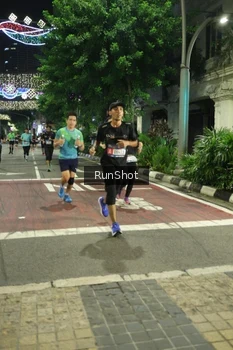 Runner Photo 4206454