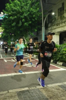 Runner Photo 4206459