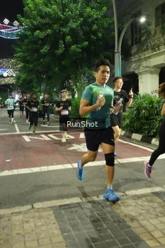 Runner Photo 4206464