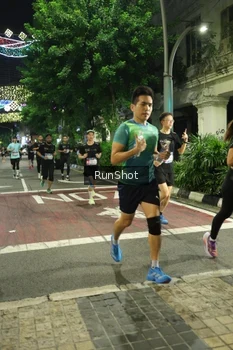 Runner Photo 4206465