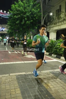 Runner Photo 4206466