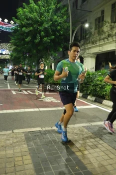 Runner Photo 4206467